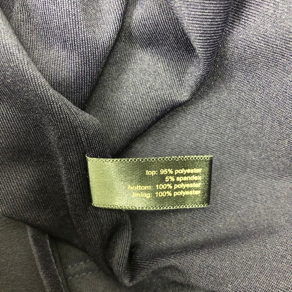 The Limited Dress with Pockets Small - Picture 5 of 6